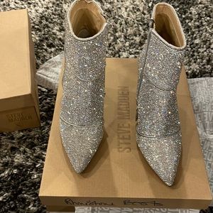 Steve Madden Noticed- R Rhinestones